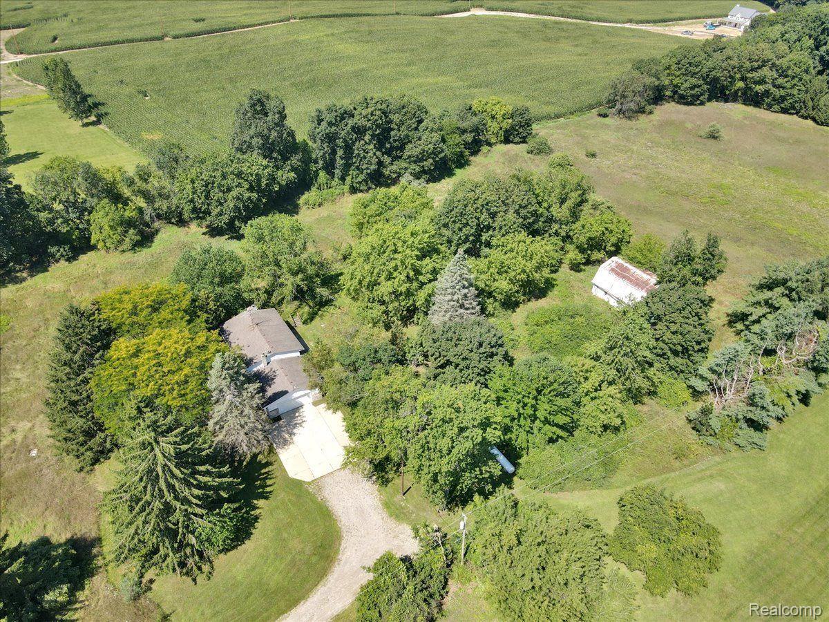 8300 Oakhill Road Clarkston, MI 48348 - Photo 6 of 20 Gallery Image 6