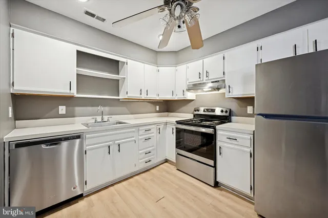 $284,000 | 238 Colette Court, Levittown, PA 19057