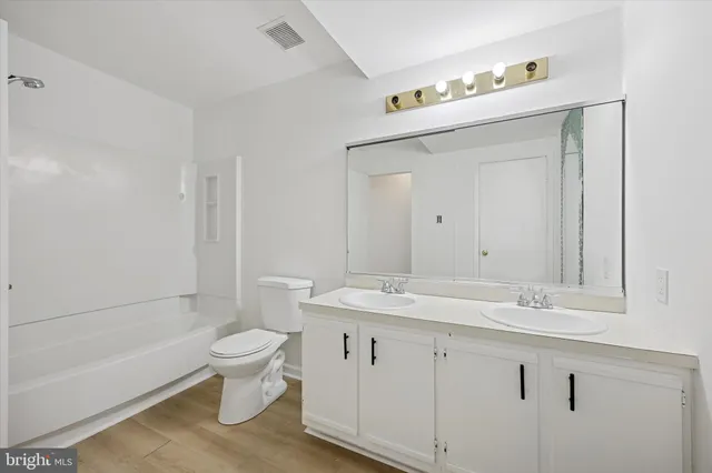 $284,000 | 238 Colette Court, Levittown, PA 19057