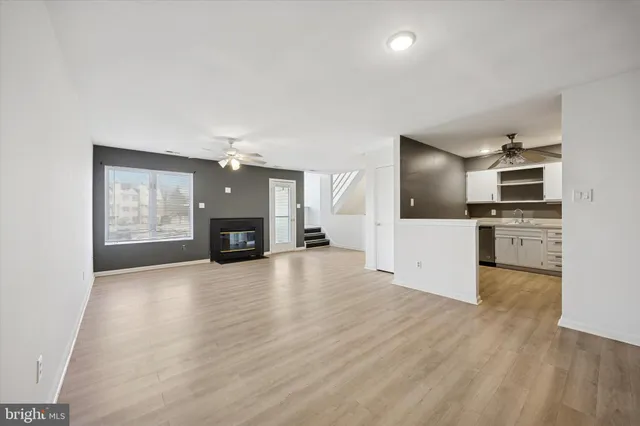 $284,000 | 238 Colette Court, Levittown, PA 19057