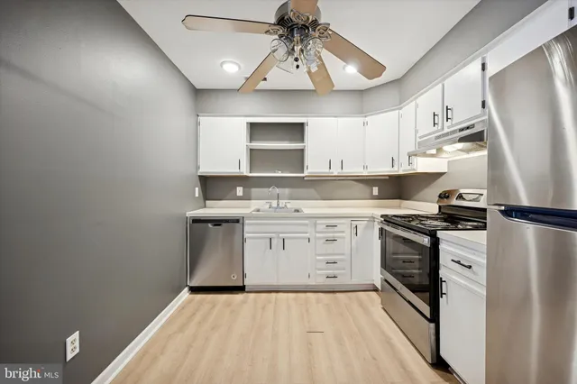 $284,000 | 238 Colette Court, Levittown, PA 19057