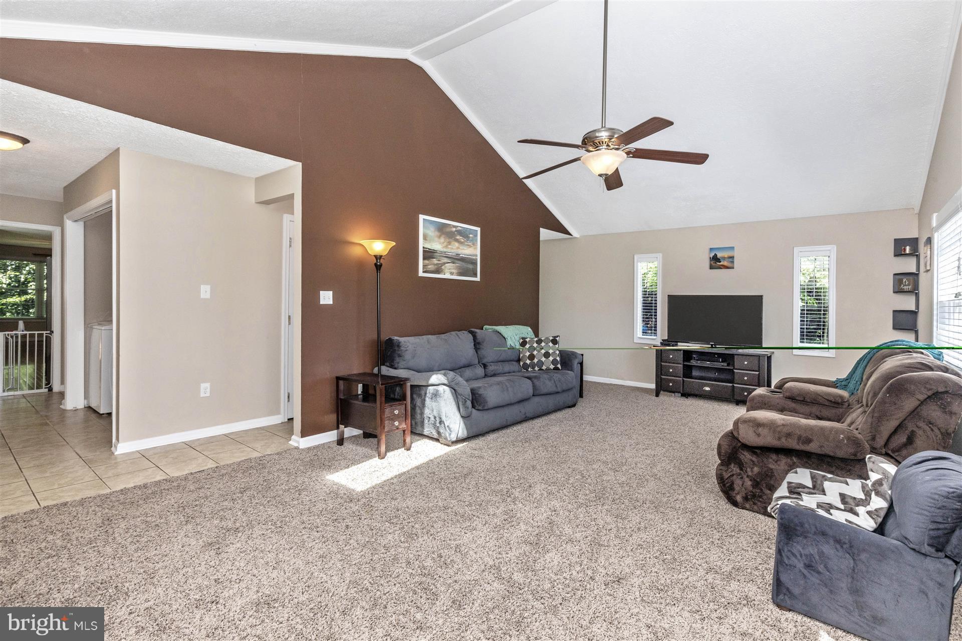 146 Clearview Road Hedgesville, WV 25427 - Photo 2 of 30 Living Room