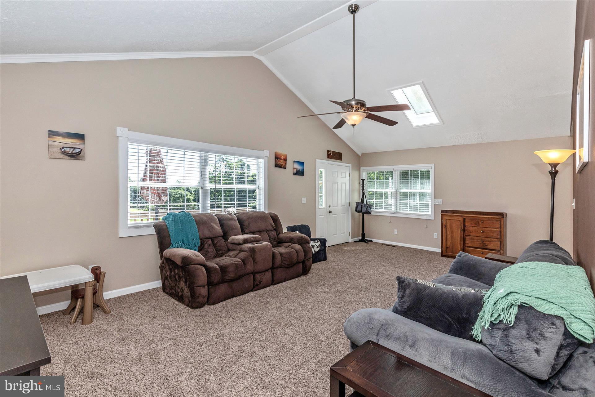 146 Clearview Road Hedgesville, WV 25427 - Photo 3 of 30 Living Room