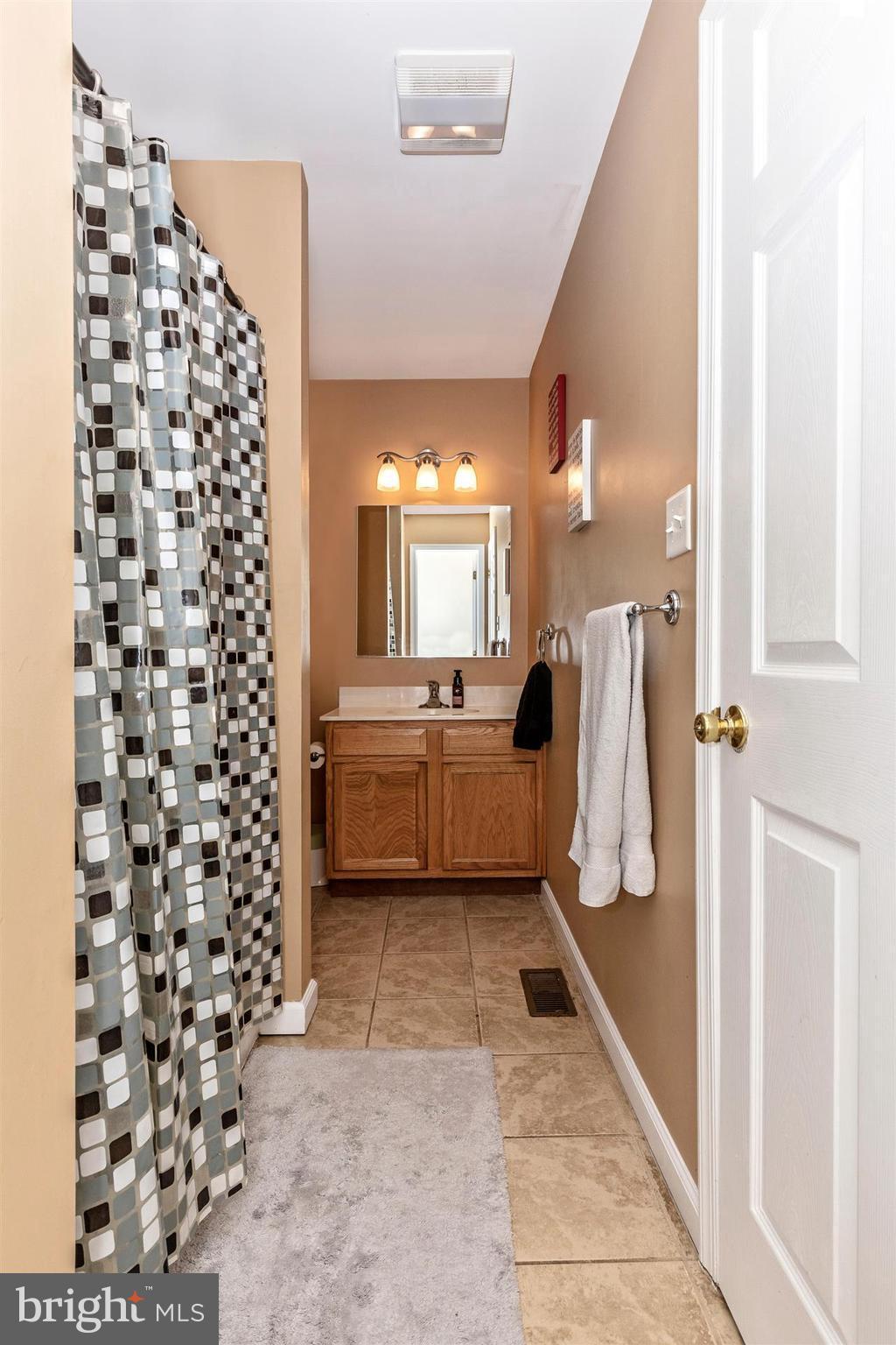 146 Clearview Road Hedgesville, WV 25427 - Photo 23 of 30 Bath