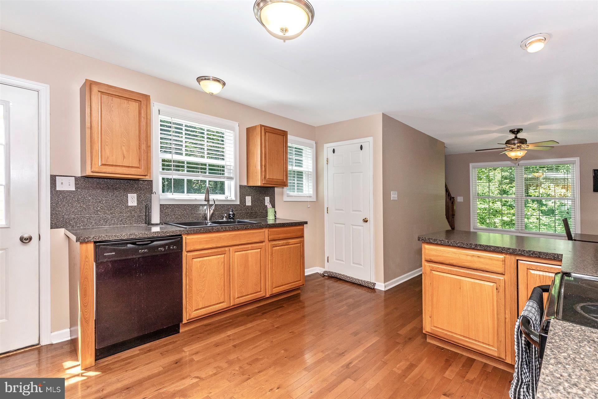 146 Clearview Road Hedgesville, WV 25427 - Photo 8 of 30 Kitchen