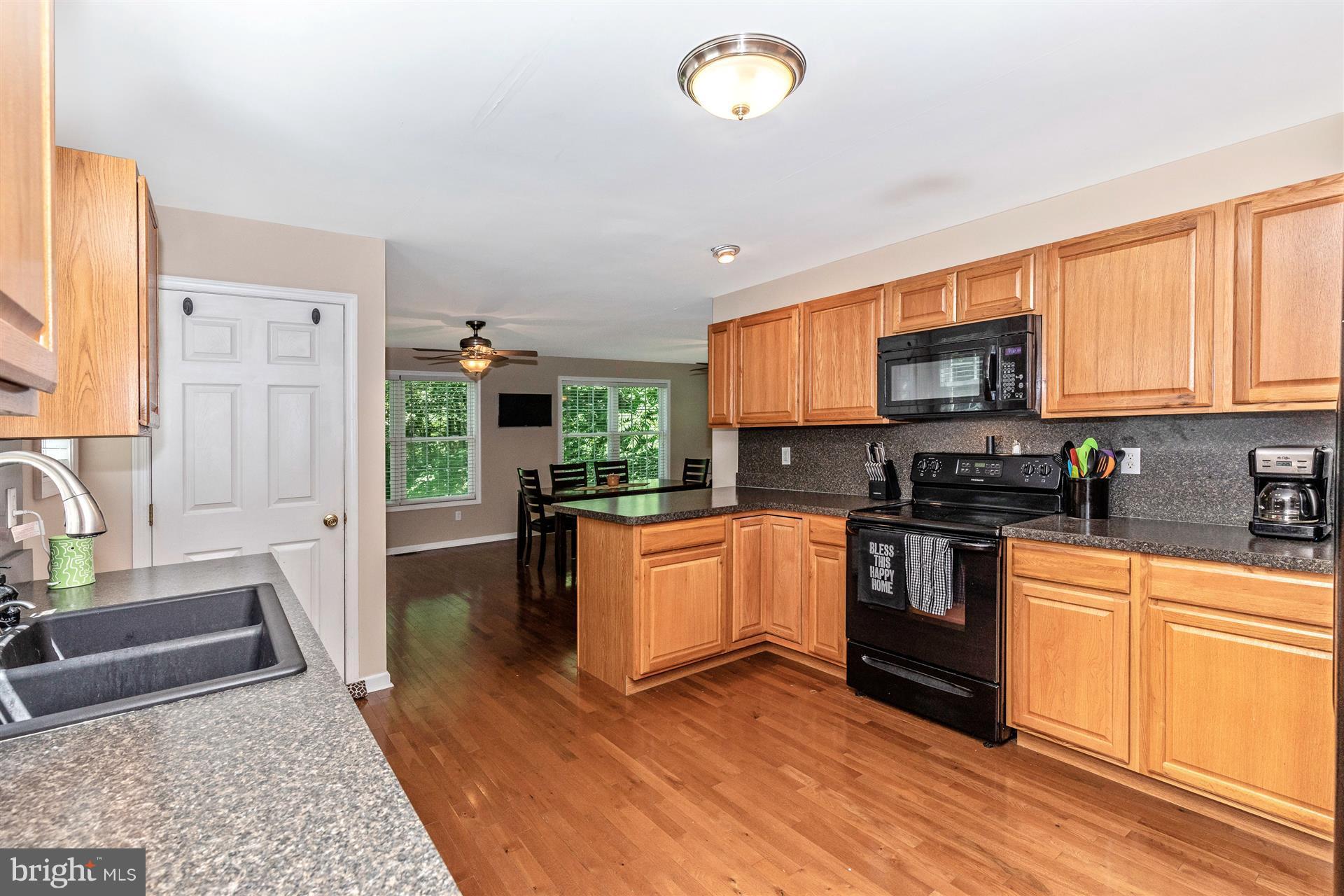 146 Clearview Road Hedgesville, WV 25427 - Photo 9 of 30 Kitchen