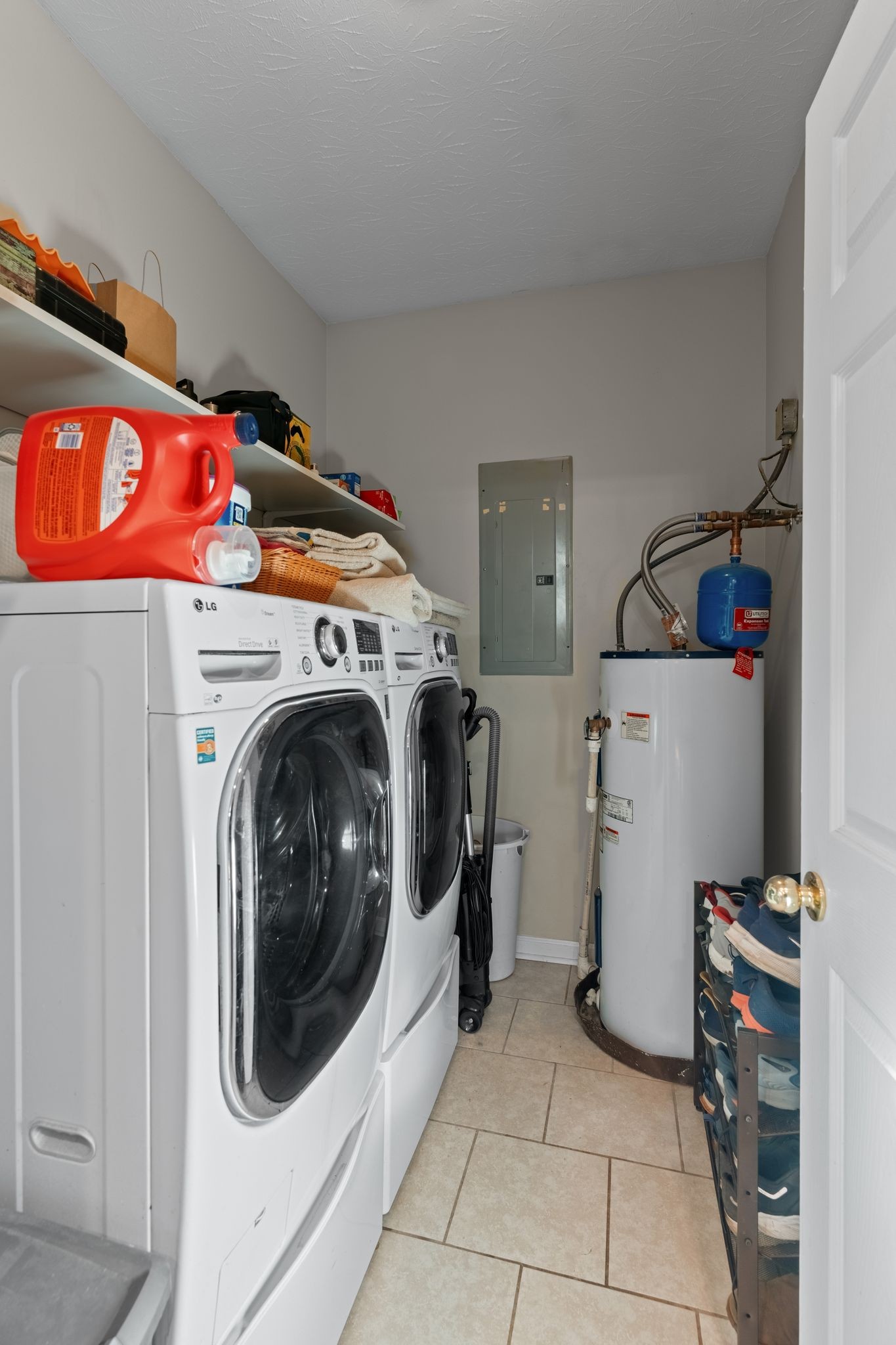 3736 Armstrong Road Springfield, TN 37172 - Photo 13 of 60 a utility room with dryer and washer