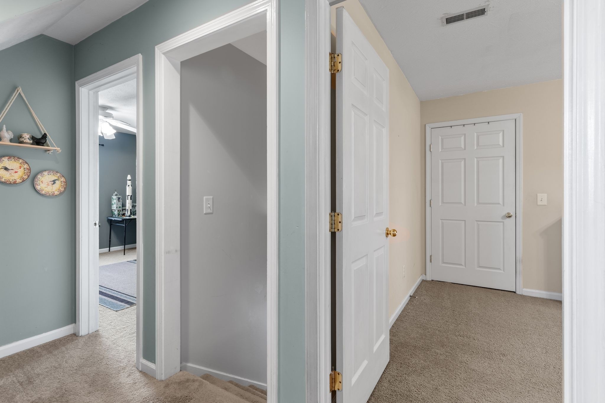 3736 Armstrong Road Springfield, TN 37172 - Photo 24 of 60 a view of a hallway with a room