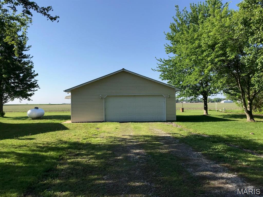 1221 Mary Irene Road New Baden, IL 62265 - Photo 16 of 18