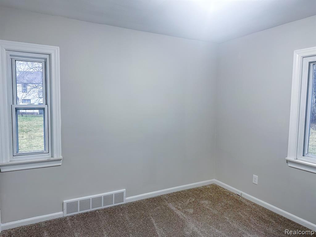 1096 Dover Road Pontiac, MI 48341 - Photo 17 of 29