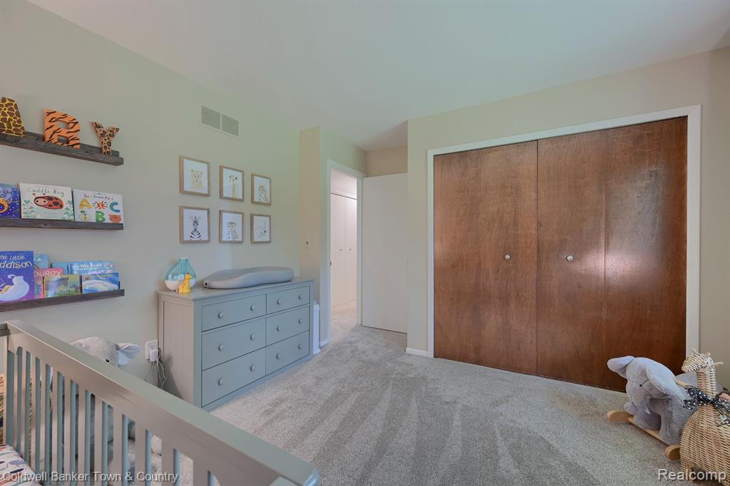 1675 Clark Lake Road Brighton, MI 48114 - Photo 22 of 34