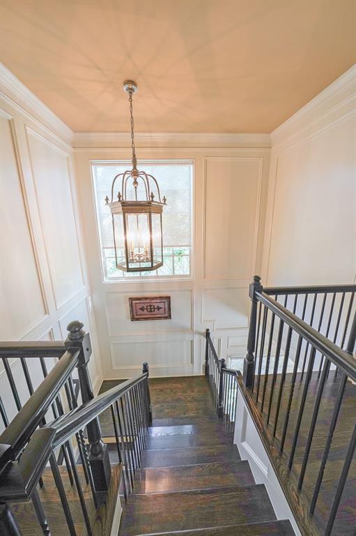 9062 Riverbend Manor Alpharetta, GA 30022 - Photo 33 of 36 a view of entryway with wooden floor