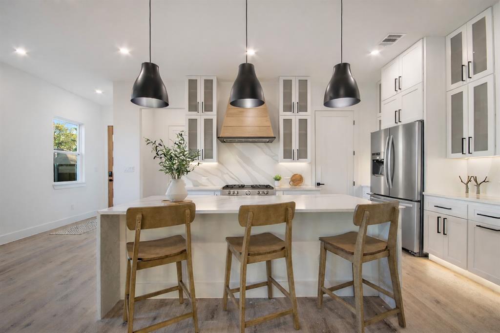 2005 Hearne Avenue Dallas, TX 75208 - Photo 3 of 37