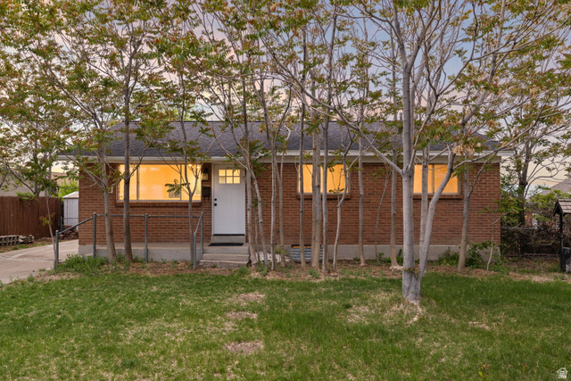 596 South 1500 East Provo, UT 84606 - Photo 2 of 49