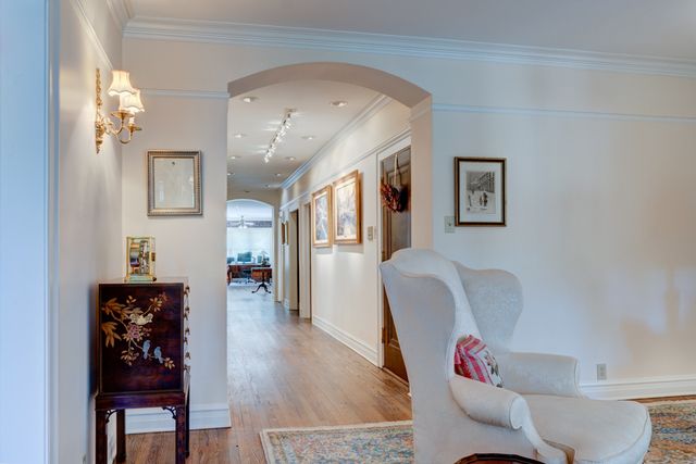 $625,000 | 542 Sheridan Road, Unit 2, Evanston, IL 60202