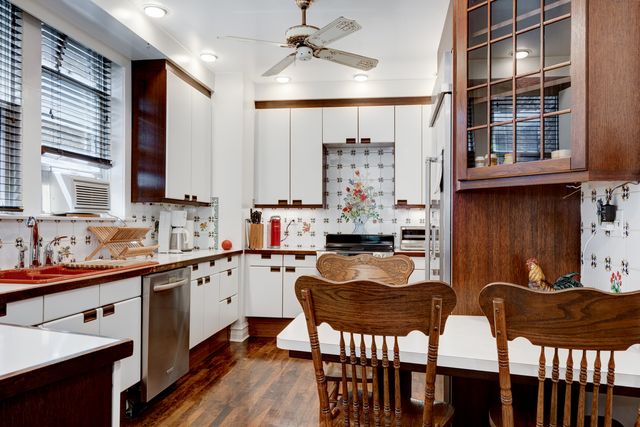 $625,000 | 542 Sheridan Road, Unit 2, Evanston, IL 60202