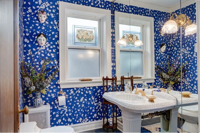 $625,000 | 542 Sheridan Road, Unit 2, Evanston, IL 60202