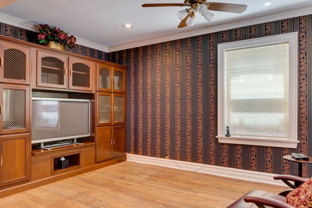 $625,000 | 542 Sheridan Road, Unit 2, Evanston, IL 60202