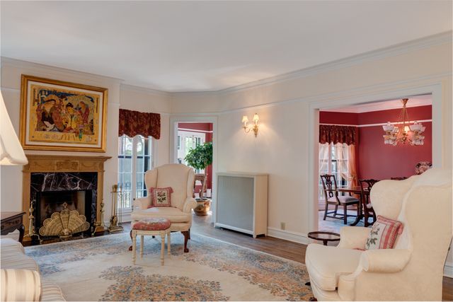 $625,000 | 542 Sheridan Road, Unit 2, Evanston, IL 60202