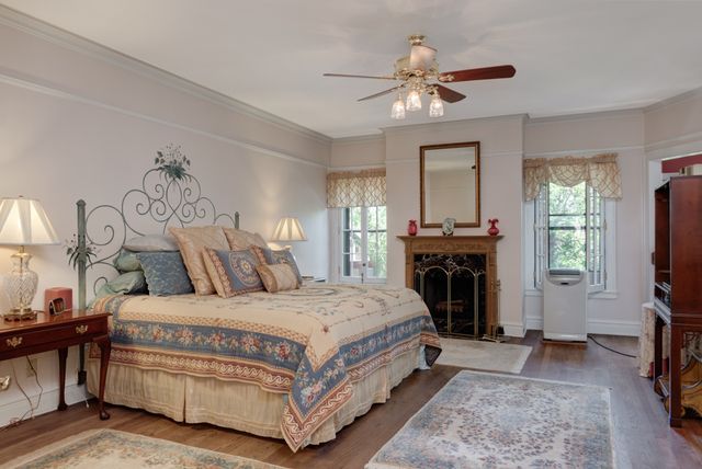 $625,000 | 542 Sheridan Road, Unit 2, Evanston, IL 60202