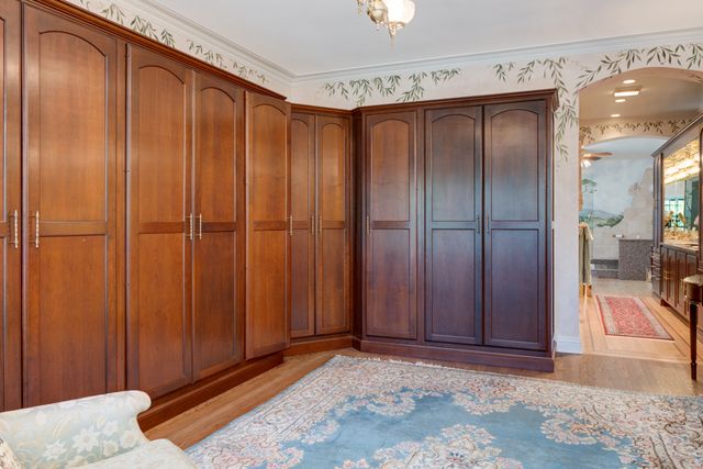 $625,000 | 542 Sheridan Road, Unit 2, Evanston, IL 60202