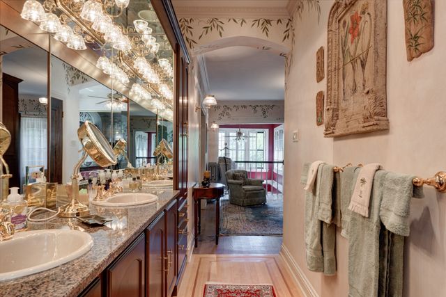 $625,000 | 542 Sheridan Road, Unit 2, Evanston, IL 60202