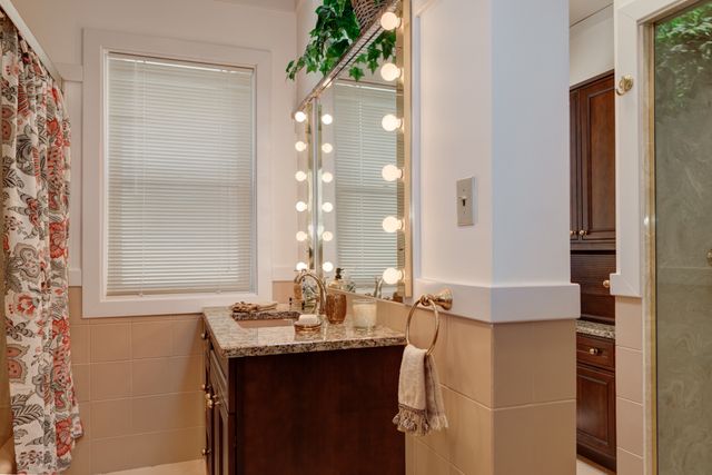 $625,000 | 542 Sheridan Road, Unit 2, Evanston, IL 60202