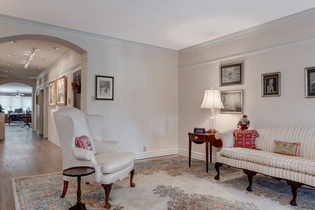 $625,000 | 542 Sheridan Road, Unit 2, Evanston, IL 60202