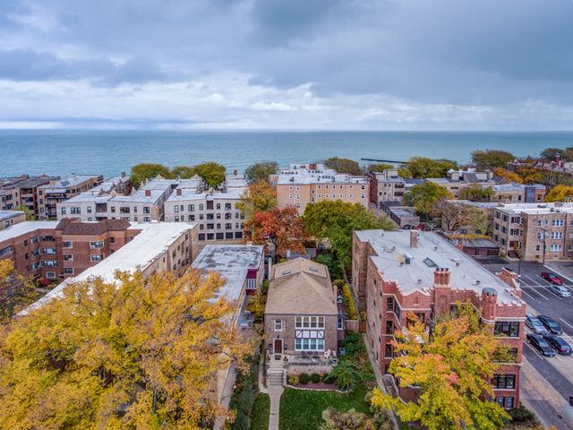 $625,000 | 542 Sheridan Road, Unit 2, Evanston, IL 60202