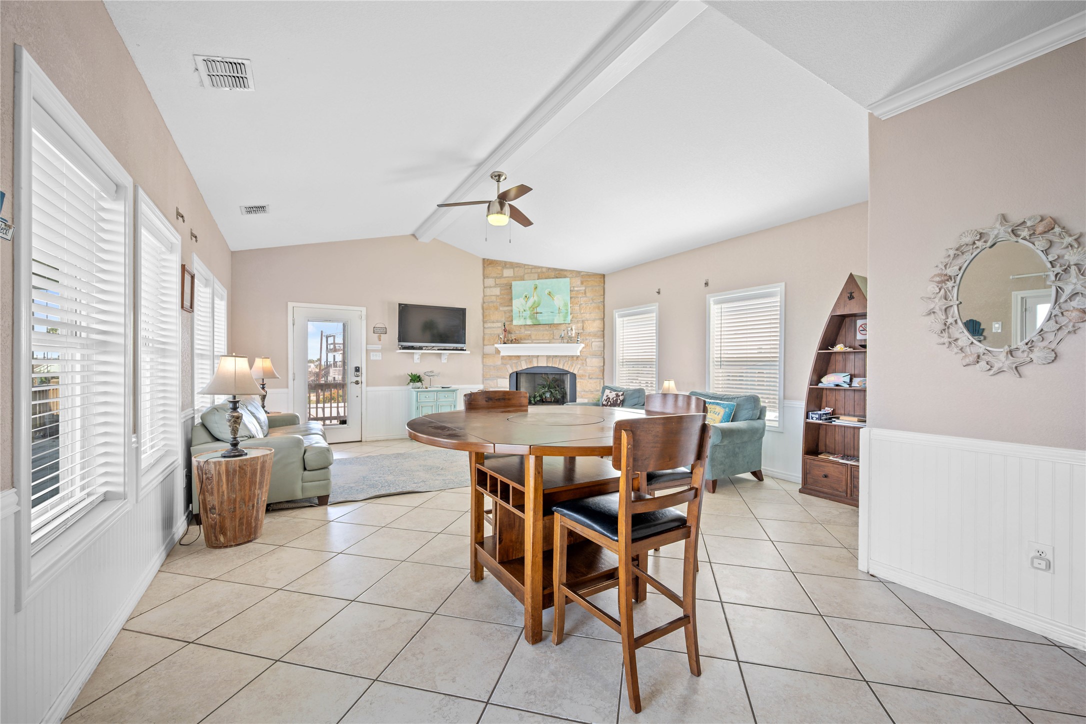 740 Copano Cove Road Rockport, TX 78382 - Photo 12 of 41