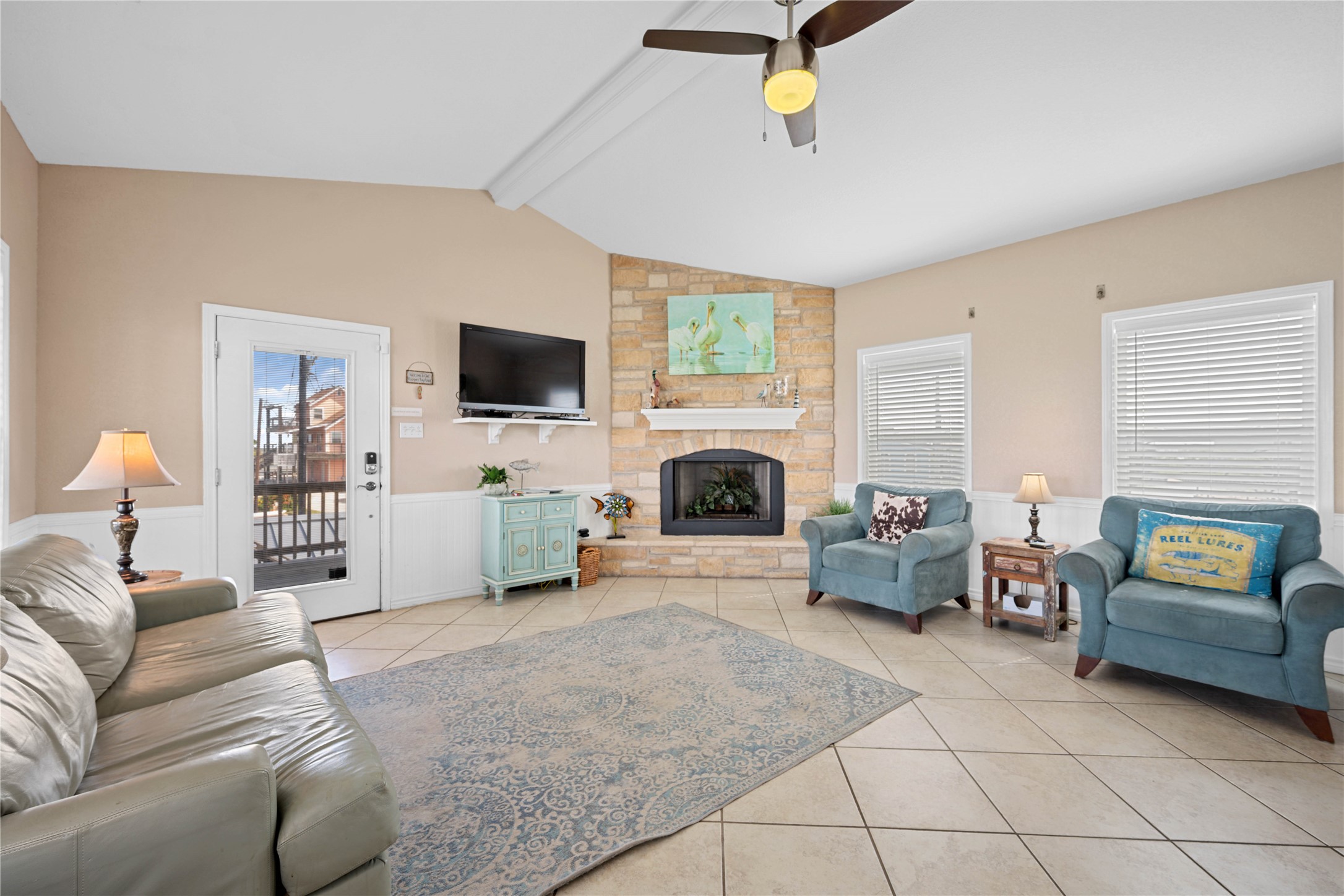 740 Copano Cove Road Rockport, TX 78382 - Photo 17 of 41