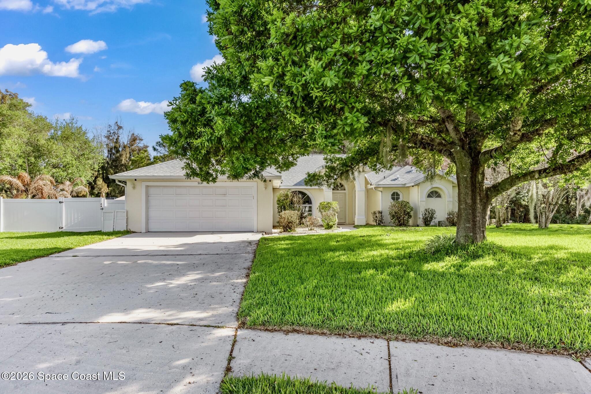 904 Bryce Lane Melbourne, FL 32904 - Photo 29 of 32 driveway