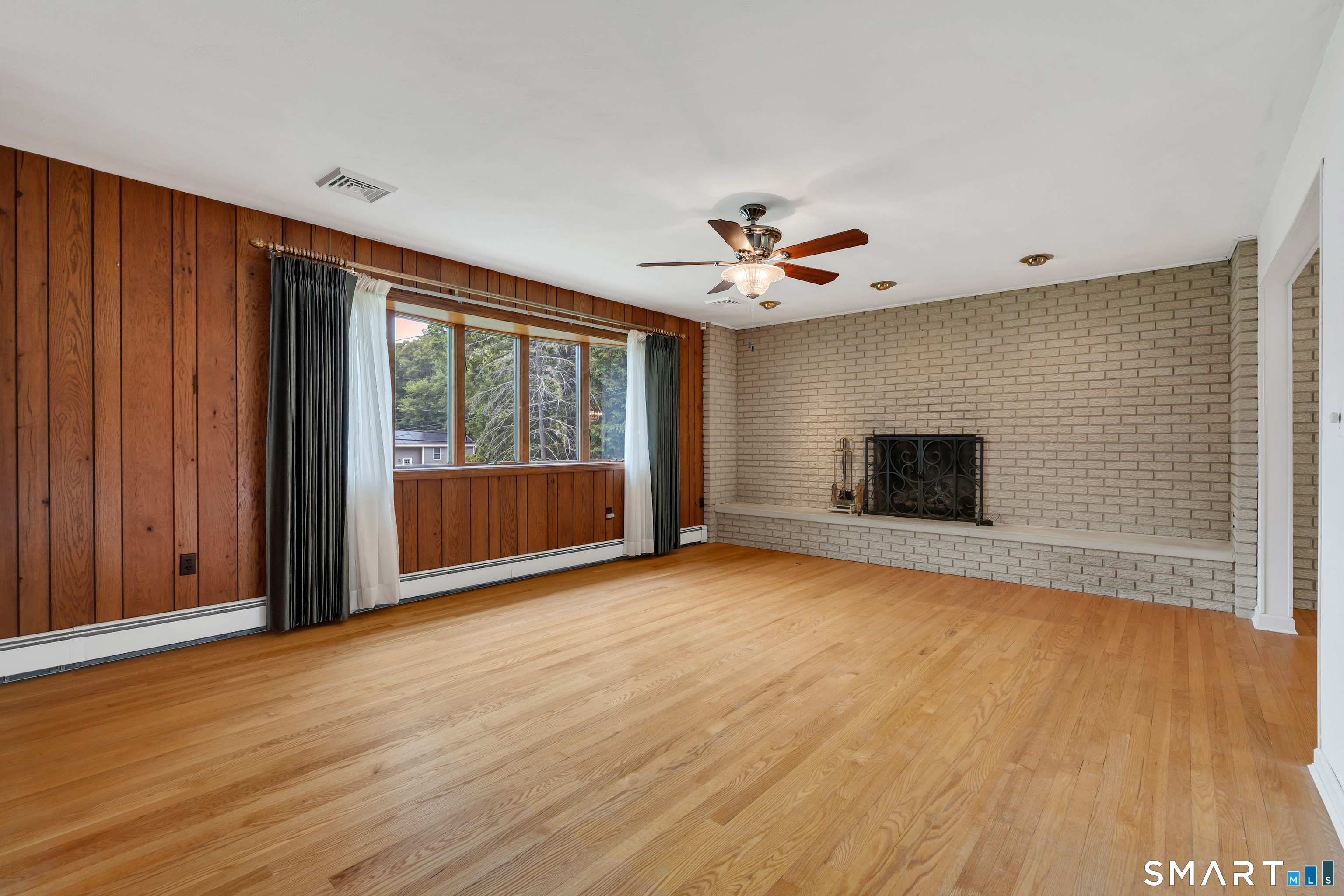 688 Raymond Hill Road Montville, CT 06370 - Photo 9 of 40