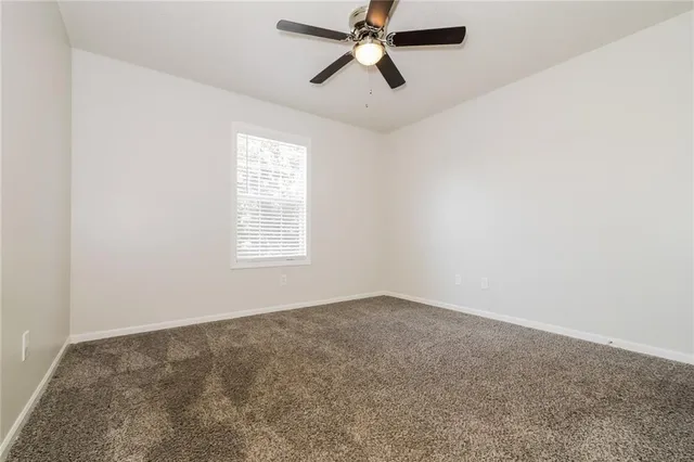 $2,645 | 113 North Oxford Drive, Raymore, MO 64083