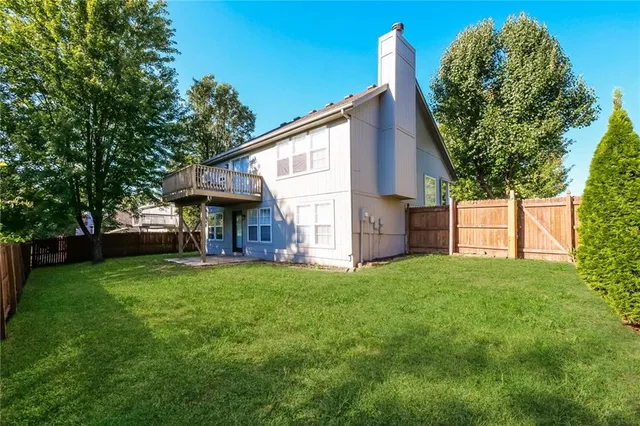 $2,645 | 113 North Oxford Drive, Raymore, MO 64083