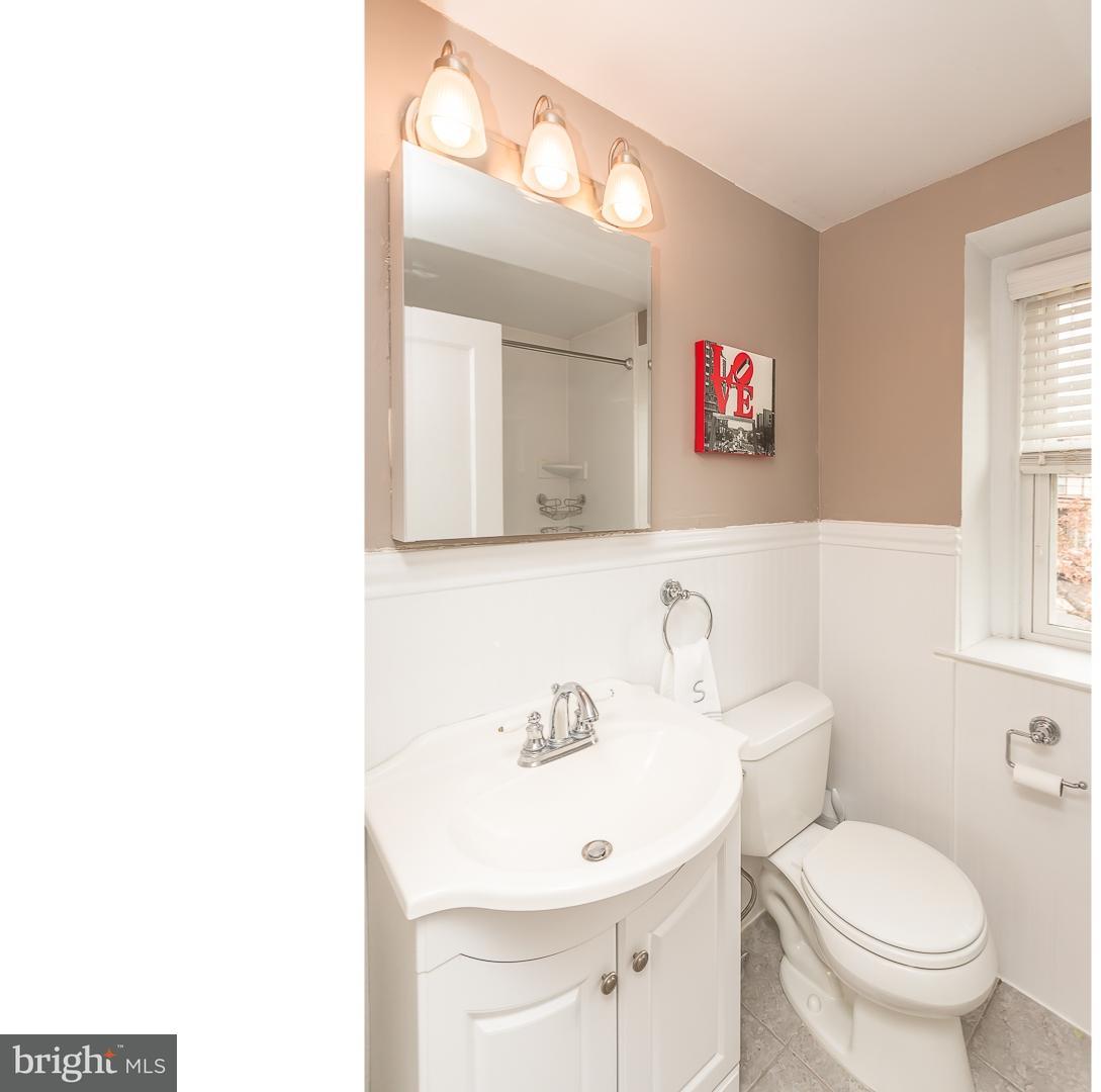 804 Earlington Road Havertown, PA 19083 - Photo 19 of 25 Bathroom
