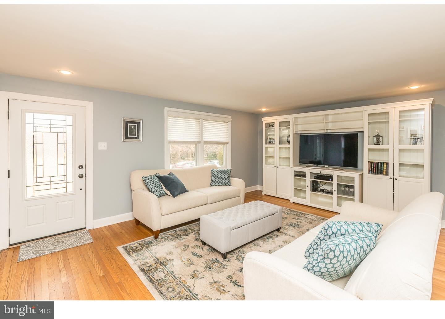 804 Earlington Road Havertown, PA 19083 - Photo 4 of 25 Living Room