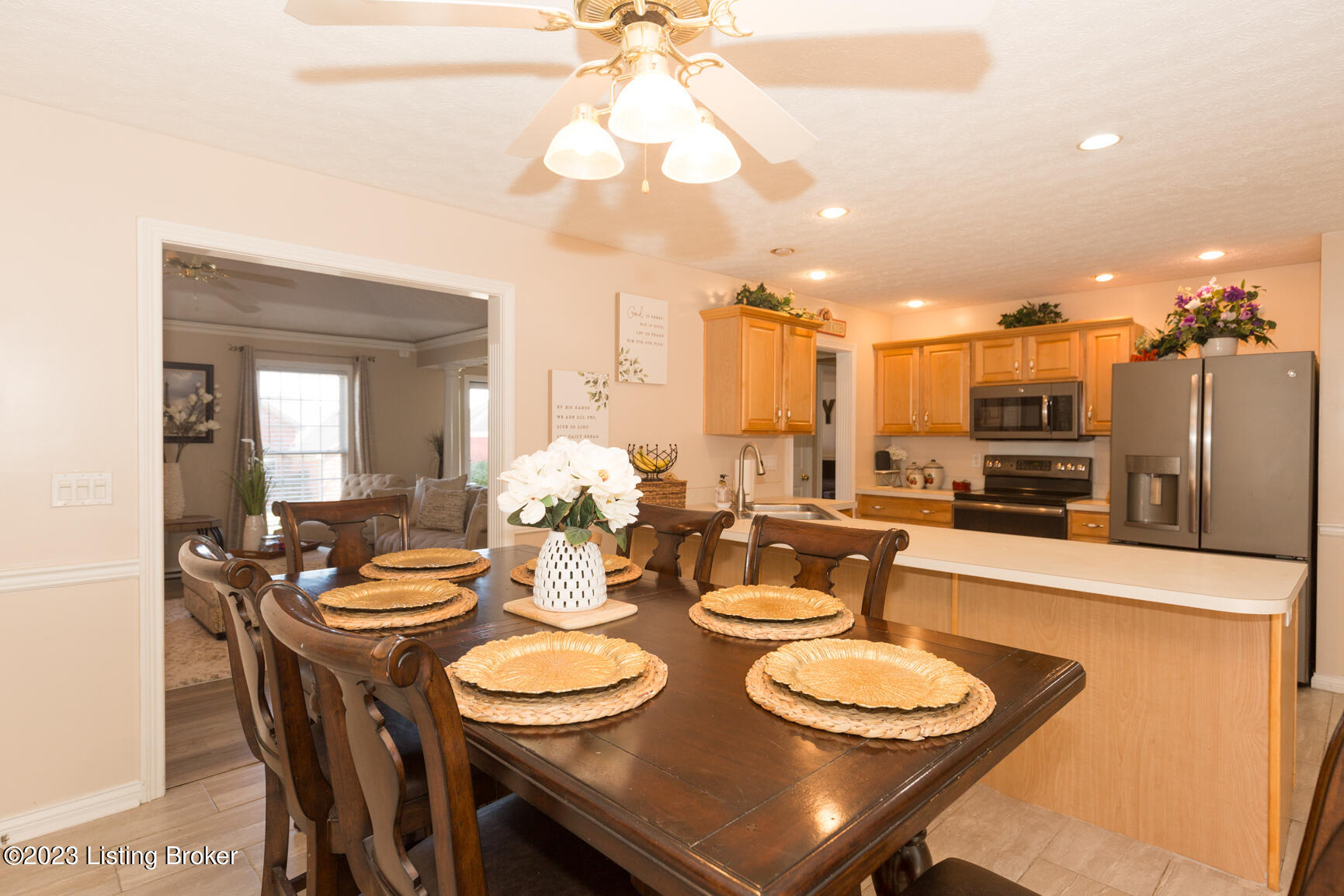 7616 Stone Ledge Road Louisville, KY 40291 - Photo 8 of 33 7616 Stone Ledge-35