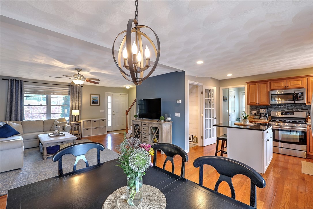 232 Iroquois Road Cumberland, RI 02864 - Photo 14 of 44