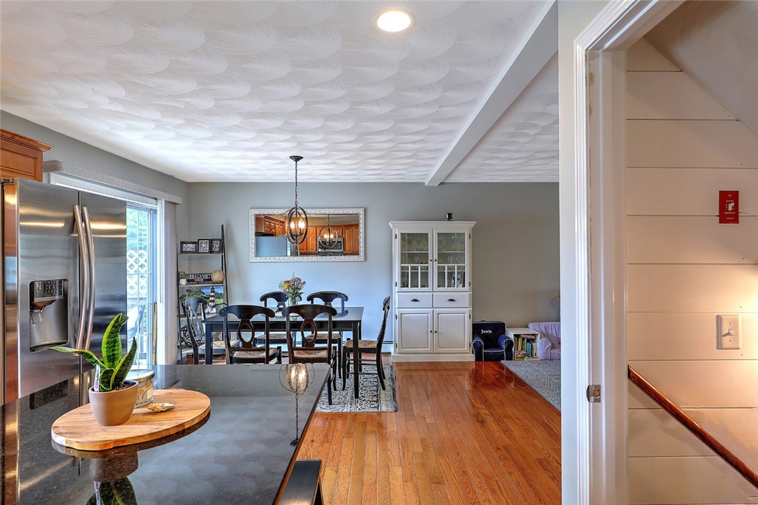 232 Iroquois Road Cumberland, RI 02864 - Photo 19 of 44