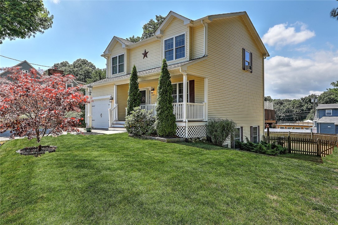 232 Iroquois Road Cumberland, RI 02864 - Photo 2 of 44