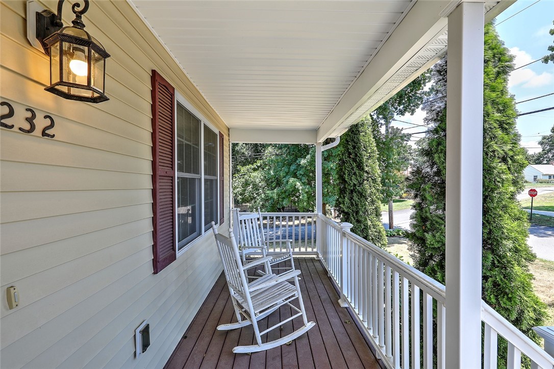 232 Iroquois Road Cumberland, RI 02864 - Photo 6 of 44