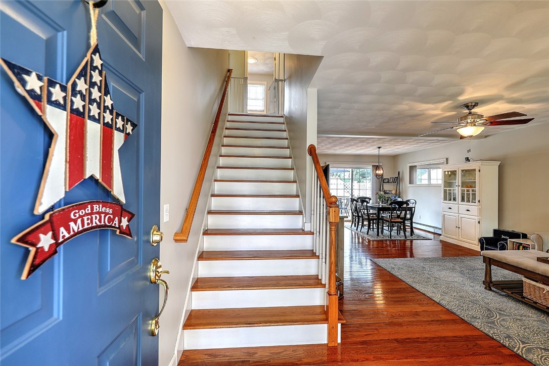 232 Iroquois Road Cumberland, RI 02864 - Photo 7 of 44