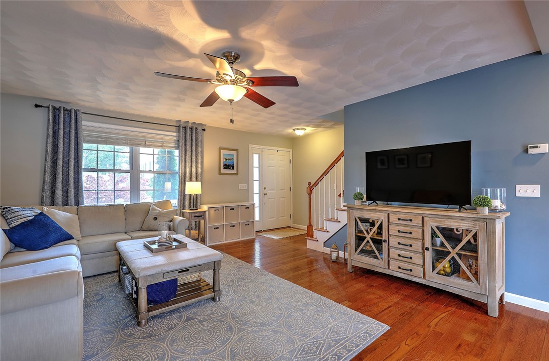 232 Iroquois Road Cumberland, RI 02864 - Photo 10 of 44