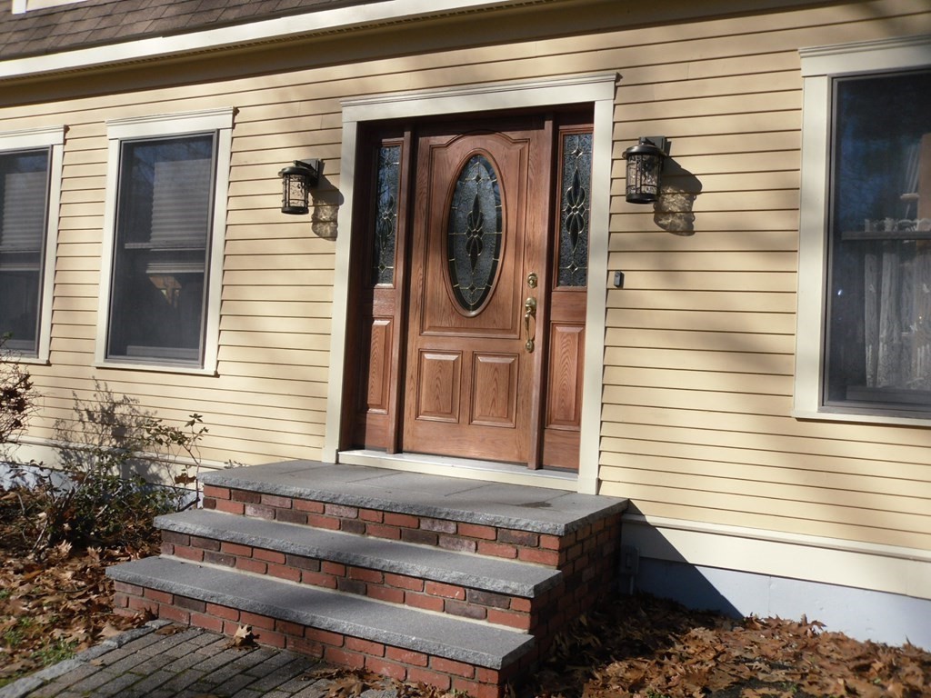11 Gates Road Middleton, MA 01949 - Photo 2 of 28 Gallery Image 2