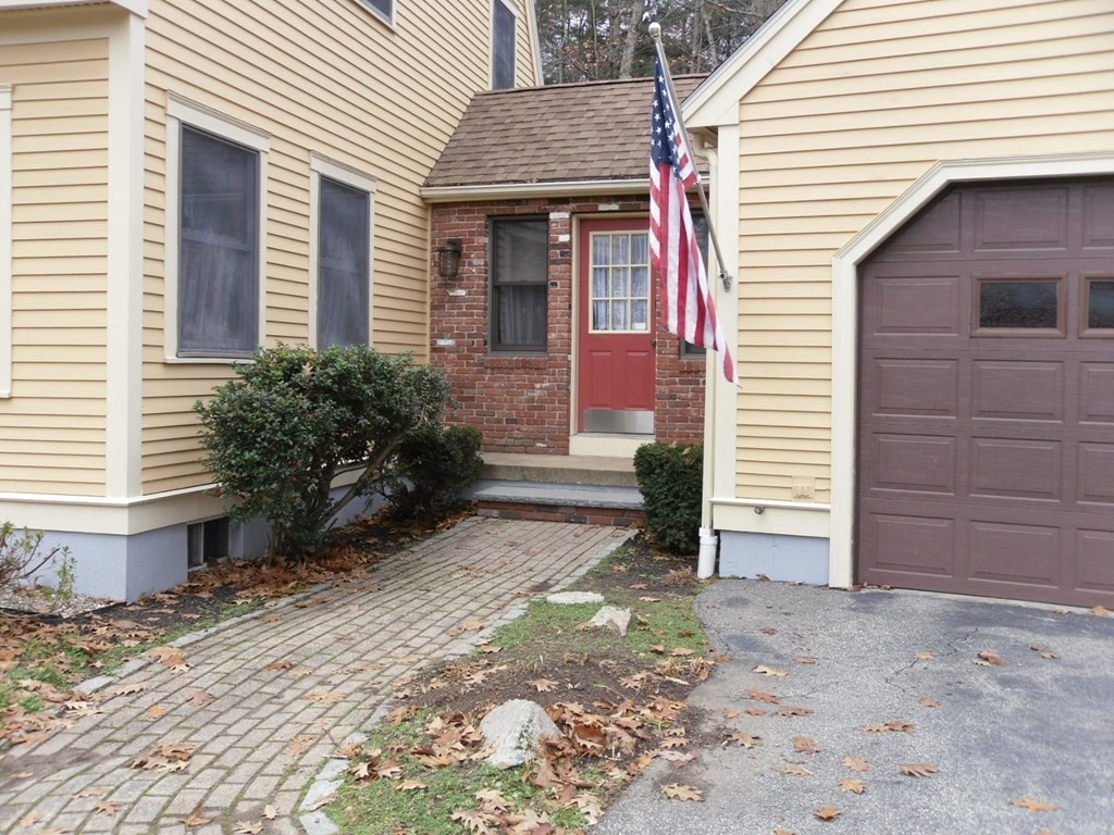 11 Gates Road Middleton, MA 01949 - Photo 3 of 28 Gallery Image 3