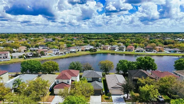 $330,000 | 7951 Carriage Pointe Drive, Gibsonton, FL 33534
