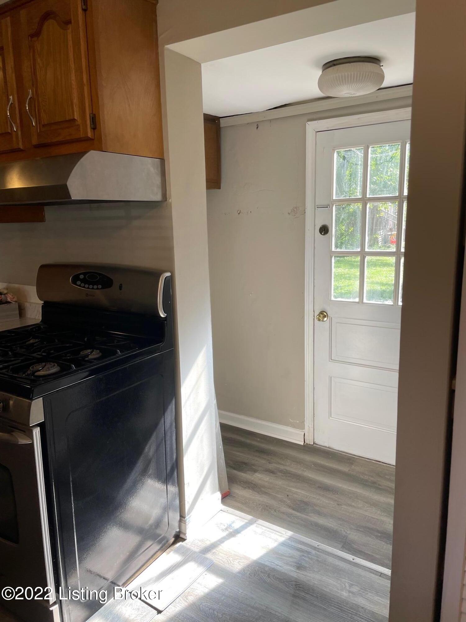 11007 Torrington Road Louisville, KY 40272 - Photo 6 of 18 IMG_9374