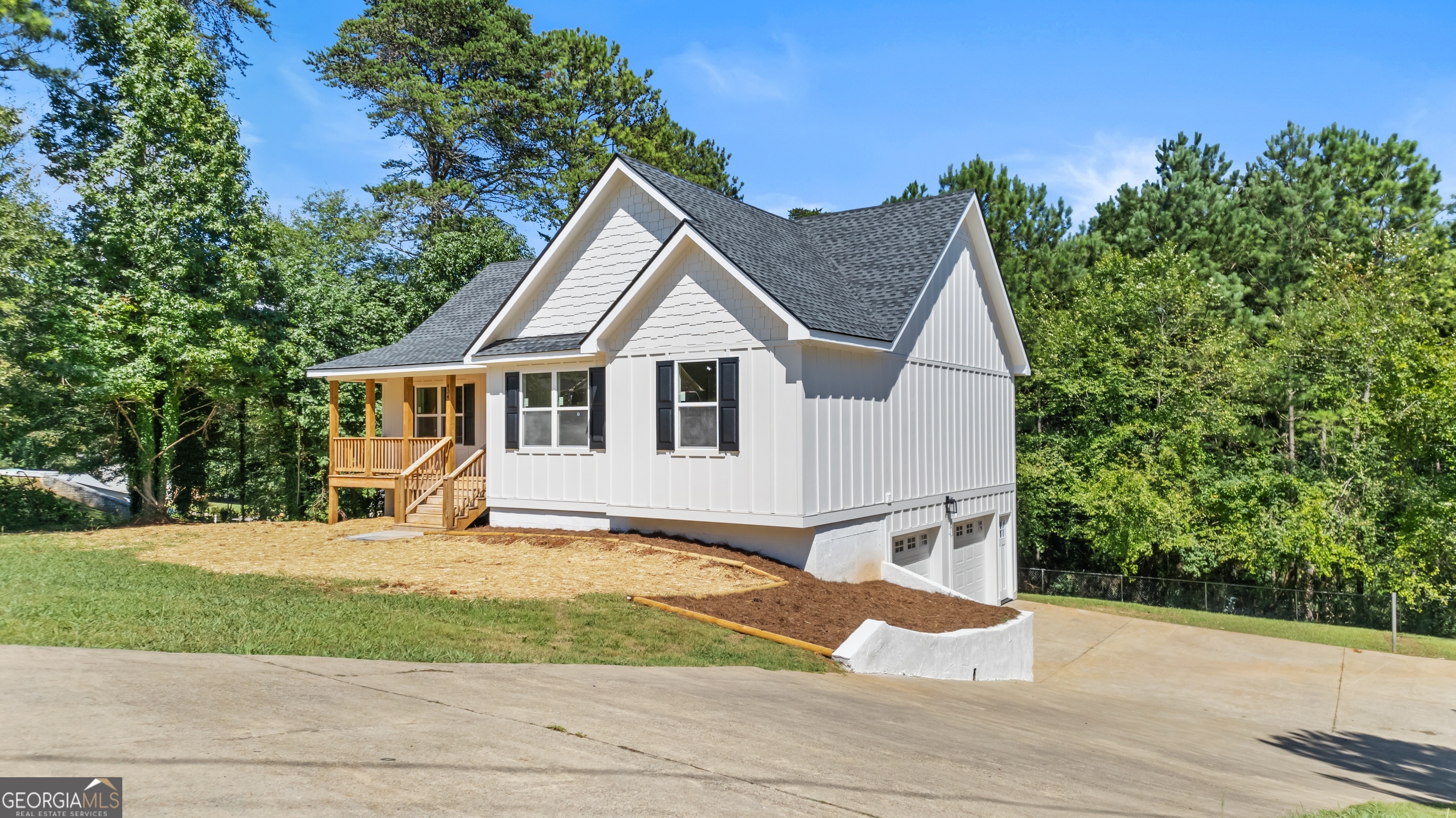 434 Mountain View Road Southeast Rome, GA 30161 - Photo 1 of 1 a front view of a house with a yard