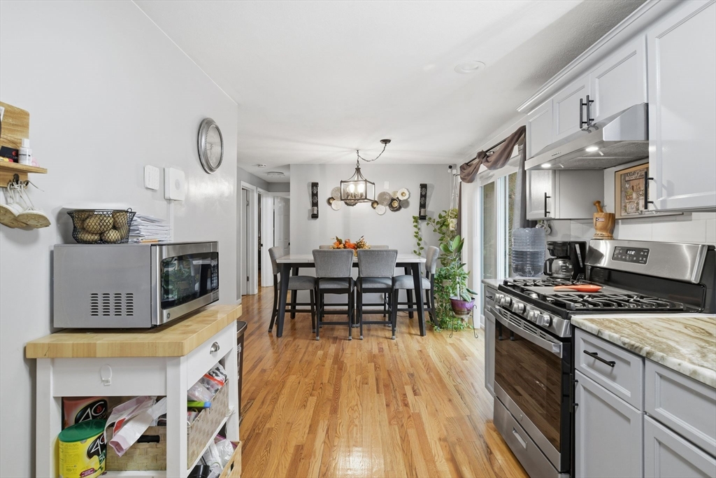 569 Cooley Street Springfield, MA 01128 - Photo 12 of 42